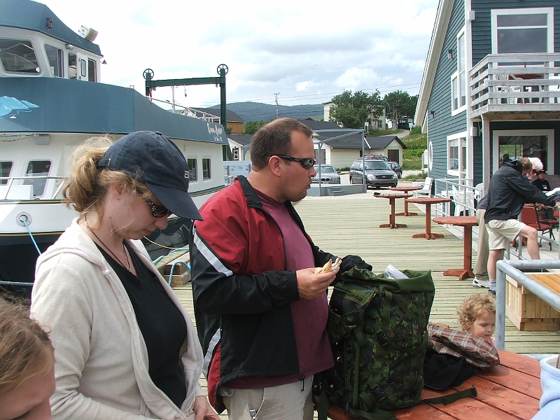 NFLD_drive_to_and-viking_settlement 689.jpg - lunch time